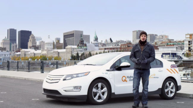 Testimonials from three electric vehicle users and a Hydro-Québec expert.