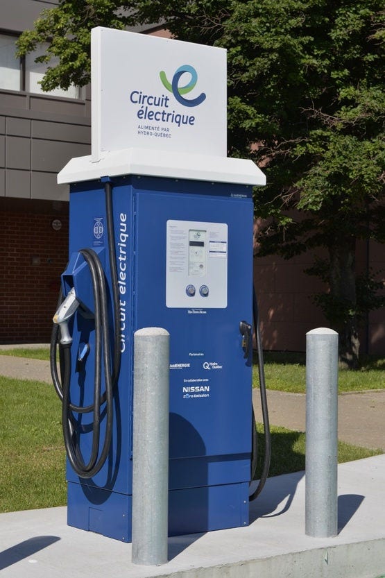 2015 borne rapide AddÉnergie