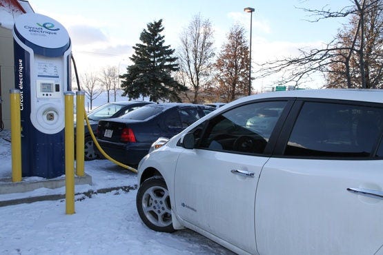 Quick-charge station for electric vehicles in Boucherville