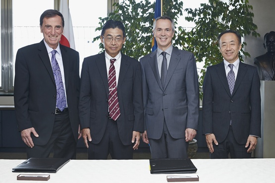 Official photo_signature Esstalion_Sony_HQ