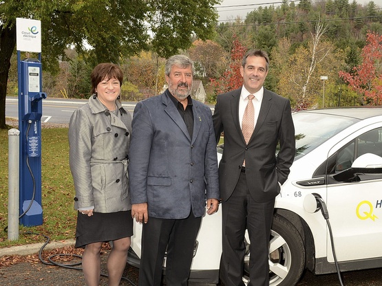 La Municipalité de Labelle inaugure sa première borne de recharge publique