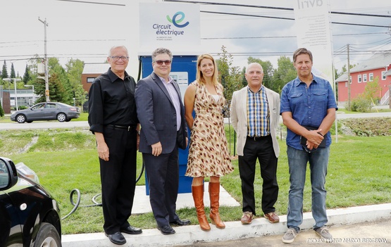 Announcement of public charging stations at Carrefour Santé Globale