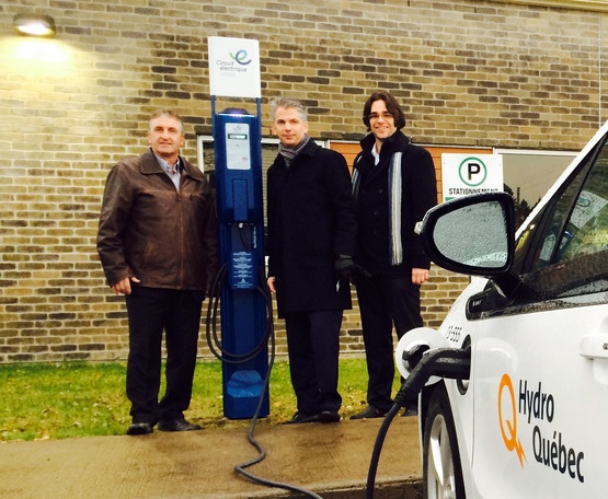 title="Photo - inauguration d&#39;une borne de recharge dans la ville de Lyster dans la MRC de l&#39;Érable"