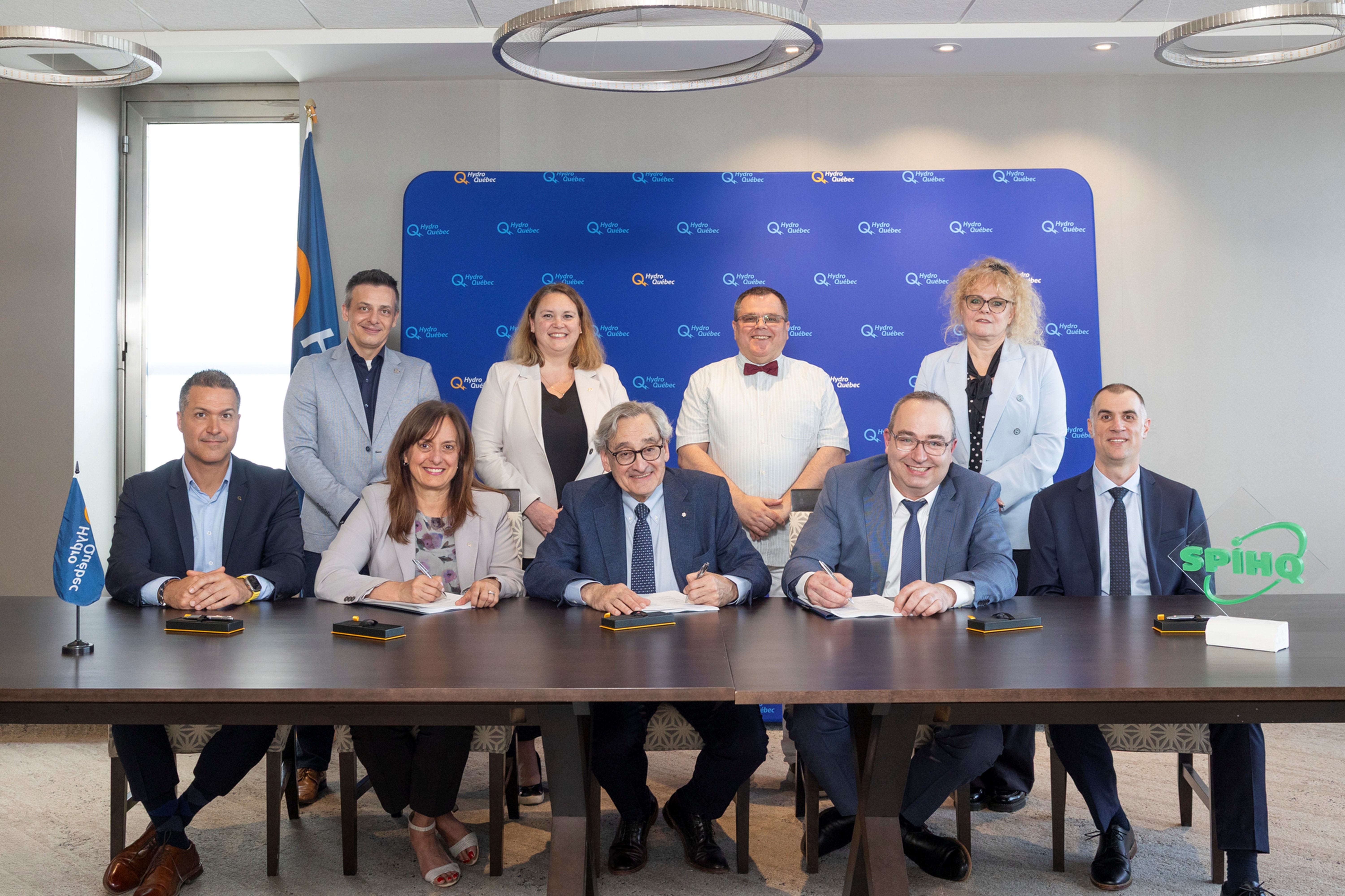 Signature de la convention collective du syndicat professionnel des ingénieurs d’Hydro-Québec