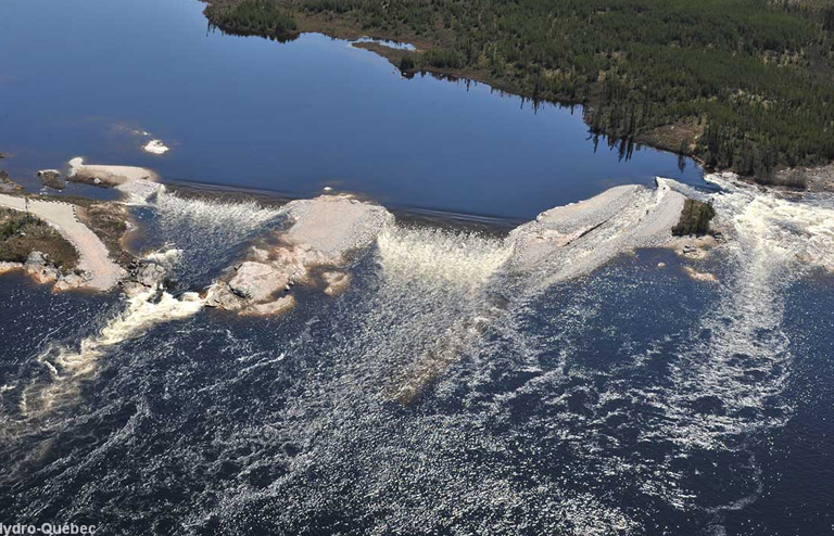 Weir and fish pass for salmon on the Rivière Rupert