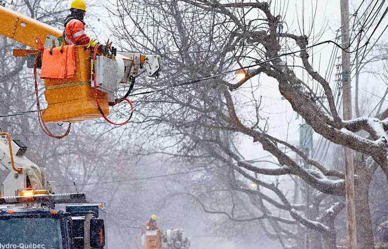 Winter storm in a residential neighborhood in Montréal